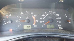 Щелкает реле бензонасоса и начинают плавать обороты