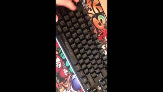 САМАЯ ДЕШЕВАЯ ИГРОВАЯ RGB КЛАВИАТУРА / ОБЗОР смотреть онлайн