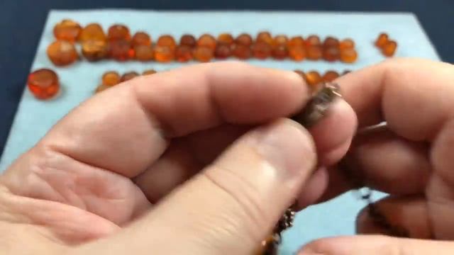 Янтарные бусы с кулоном. Часть 5 переделки для Веры. смотреть онлайн