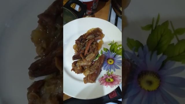 Тушёнка. Куплена в магните. смотреть онлайн