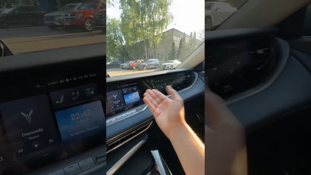 Как Voyah free отключить третий дисплей #shorts смотреть онлайн