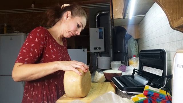 Собираю заказы.Промываю сыры.Красивая коза.Еле справляюсь смотреть онлайн