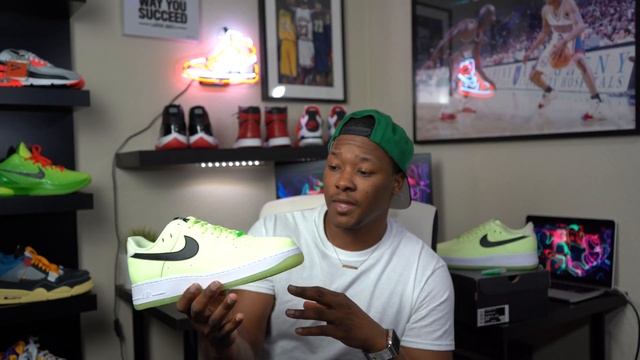 GLOW IN THE DARK NIKE AIR FORCE 1 " HAVE A NICE DAY " смотреть онлайн