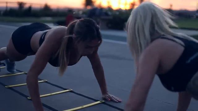 Fitness Model Theresa Erika смотреть онлайн