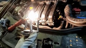 Renault Duster (Рено Дастер замена масла, маслянного фильтра, воздушного фильтра, салонного фильтра