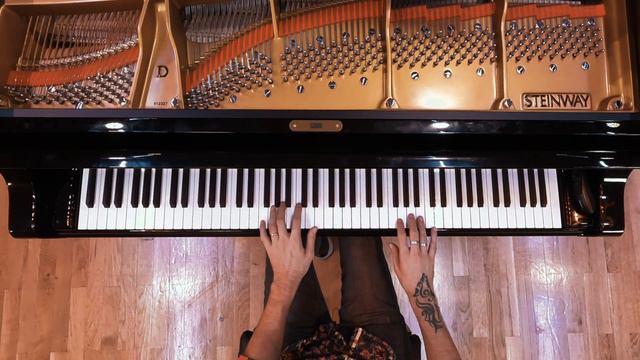 Cornfield Chase Piano FULL TUTORIAL смотреть онлайн