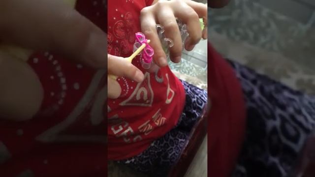 Делаем из резинок вишенку смотреть онлайн
