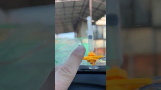 Хитрости авто мастеров! Ремонт СКОЛА на лобовом стекле СВОИМИ РУКАМИ! смотреть онлайн