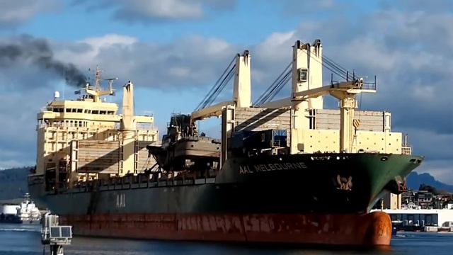 Tugboat Accident смотреть онлайн