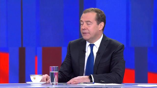 Медведев про свои занятия спортом смотреть онлайн