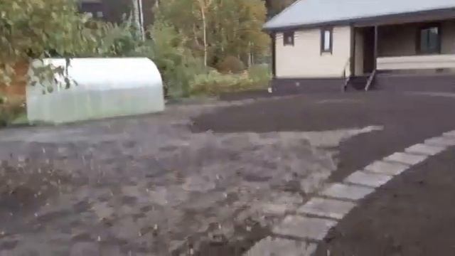 Кировск, красивые дорожки, посадка газона. смотреть онлайн