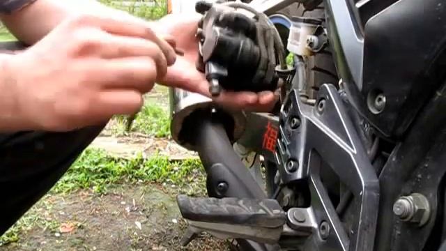 Меняем задние колодки Sagitta SNS 250 Jedi смотреть онлайн