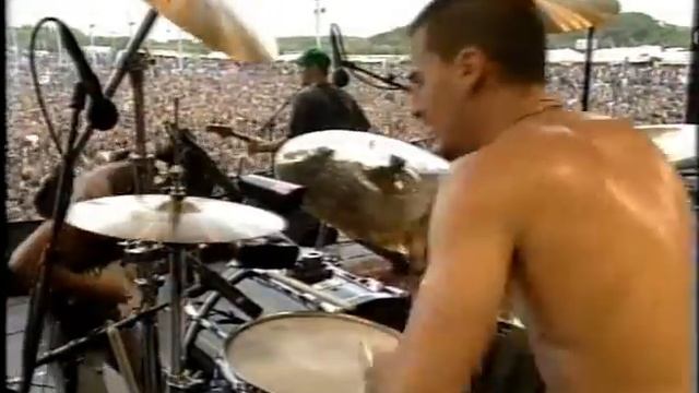 Rage Against The Machine - Killing In The Name - 1993 смотреть онлайн