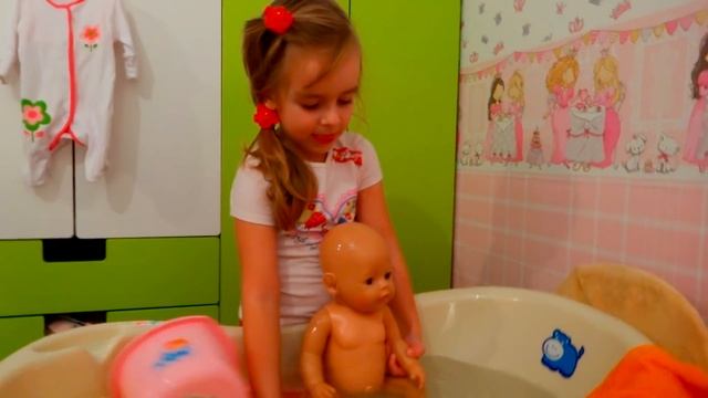Сборник про кукол Беби Бон Как МАМА Купаю пупсика Соню и укладываю спать смотреть онлайн