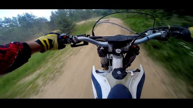 обзор мотоцикла Husqvarna TE 300 -жопорватель! смотреть онлайн