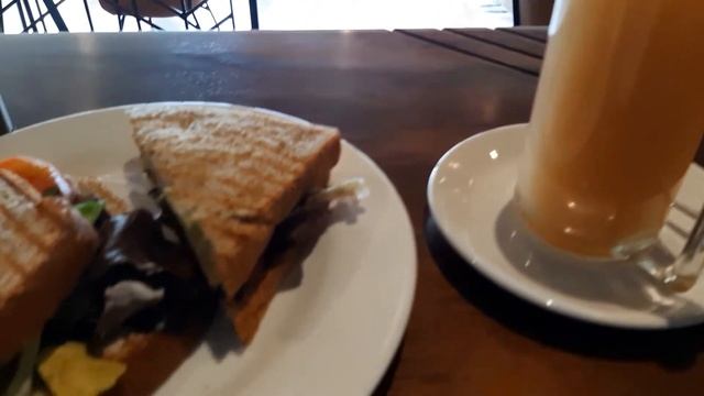 A MINI JAVA HOUSE REVIEW AND FESTIVE MOOD - RANDOM DAY IN LIFE смотреть онлайн
