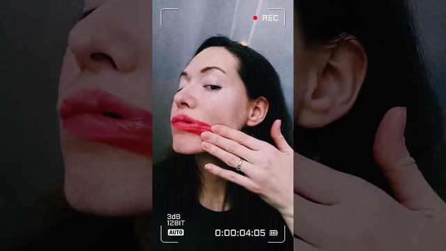 43031 Увлажняющая губная помада-гель Giordani Gold Iconic Radiance SPF 30+ смотреть онлайн