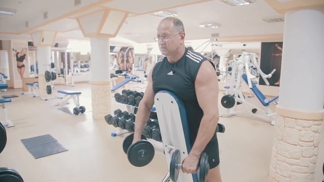 Как тренироваться в тренажерном зале после перерыва? смотреть онлайн