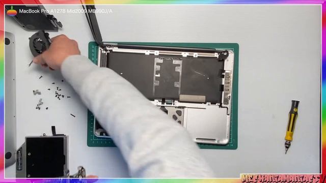 Apple MacBook Pro A1278 Mid2009 MB990J/A 分解のプロセス [MechanicManiacTV023] смотреть онлайн