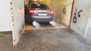 Ауди А4 дымит как паровоз