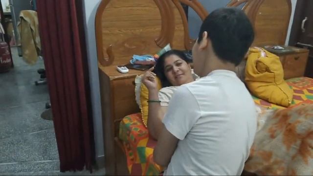 Son Trying To Sleep With Mom смотреть онлайн