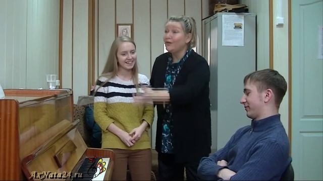 Урок вокала.Кушаем слова,теряем гласные,нарушаем фразеровку.Советское ретро-4.Я девчонка смотреть онлайн