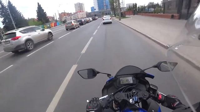 Yamaha R3 Казань разгон и езда по городу смотреть онлайн