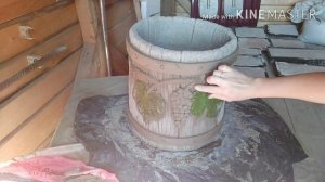 Бочка вазон из цемента, имитация дубовой бочки/поделки из цемента