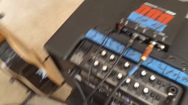 Roland AC90 Ampeg BA110 BBE 282iq (Acoustic Mojo) смотреть онлайн