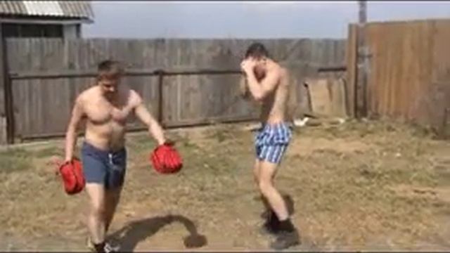 Бокс: тренировка на природе Boxing: outdoor training Entraînement en plein air: Boxe 拳击：室外训练 смотреть онлайн