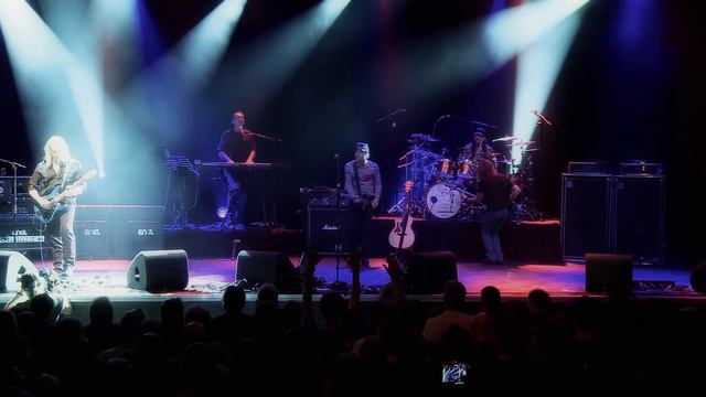 Flying Colors - Kayla (Live in Europe) смотреть онлайн