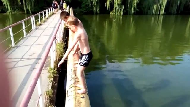 Лето 2016,стало жарко решили с друзьями поделать сальтухи в воду с моста, вторая часть смотреть онлайн