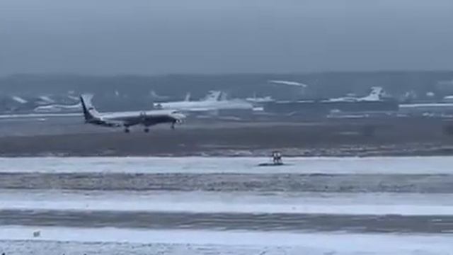 ПЕРВЫЙ ПОЛЁТ ИЛ 114-300!!!! ЖУКОВСКИЙ смотреть онлайн