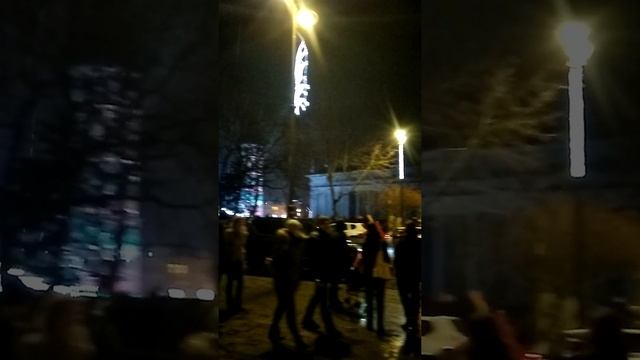 ПРОГУЛКА. Вильнюс. Встречаем Новый год на Кафедральный площади. WALKING. смотреть онлайн
