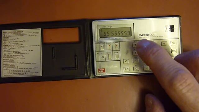 Playing "Blackbird" on Casio ML-71 смотреть онлайн