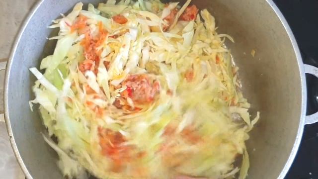 Беру немного РИСА, ФАРШ и 500гр КАПУСТЫ ? И готовлю ВКУСНЫЙ БЮДЖЕТНЫЙ УЖИН НА НЕСКОЛЬКО ДНЕЙ смотреть онлайн