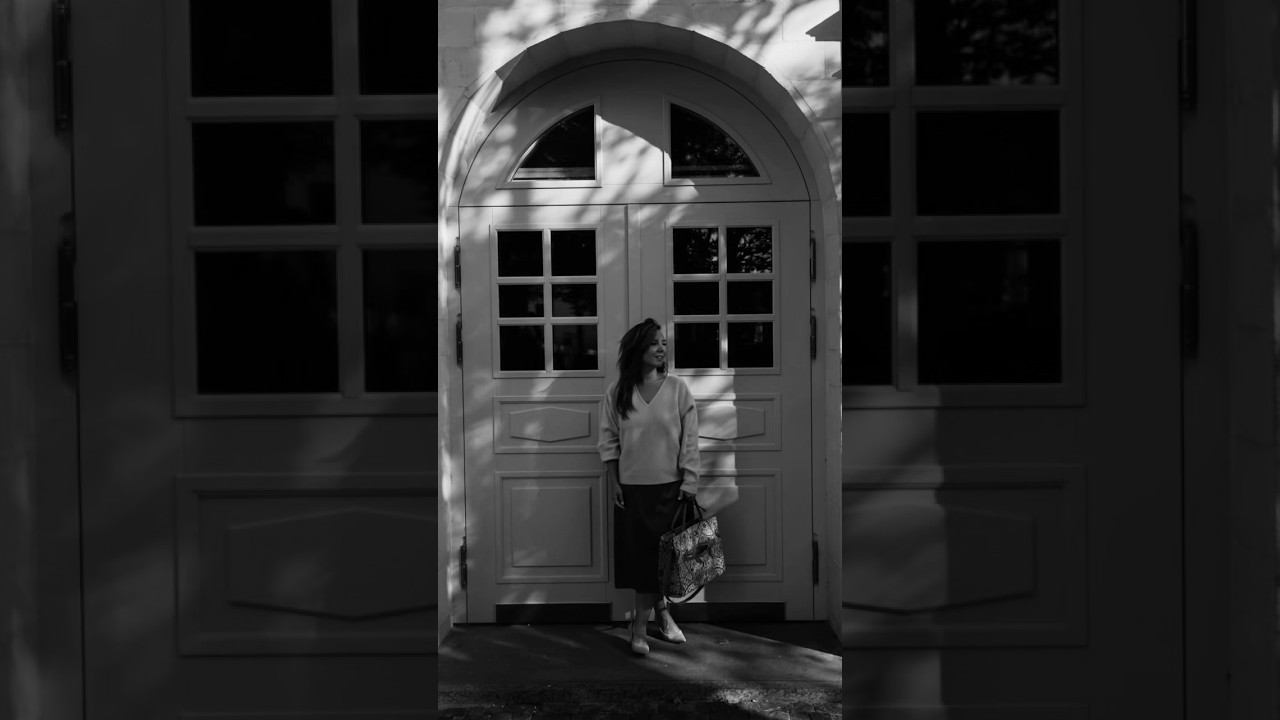 Просто красивая женщина у красивой двери #shorts #дверь #девушка #модель #походка #сьемки #мода смотреть онлайн