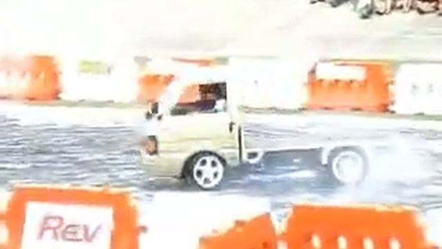 Bongo truck - old skidfest vid from 2005 (Pre V8) смотреть онлайн