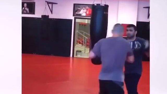 ТРЕНИРОВКА ОРЁЛ ХАБИБ НУРМАГАМЕДОВ РОСИЙСКИЙ БОЕЦ/27-0) смотреть онлайн