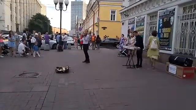 Арбат 2018 уличные музыканты смотреть онлайн