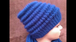 Вязаная шапка узором Волна.