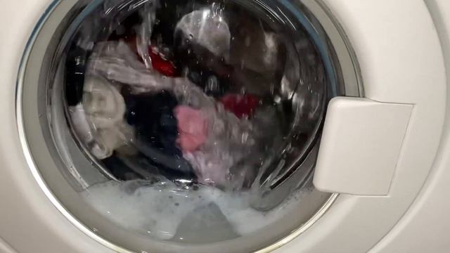 Electrolux EWC1050: Малая загрузка/Синтетика 30°C, 900 оборотов смотреть онлайн