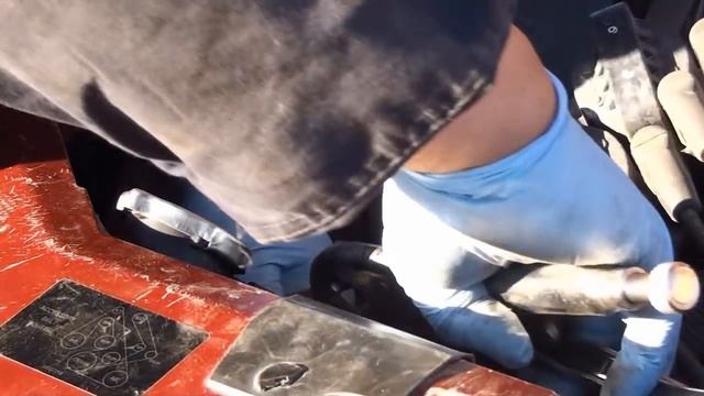 How to replace battery side post terminal bolts on GM Vehicles смотреть онлайн