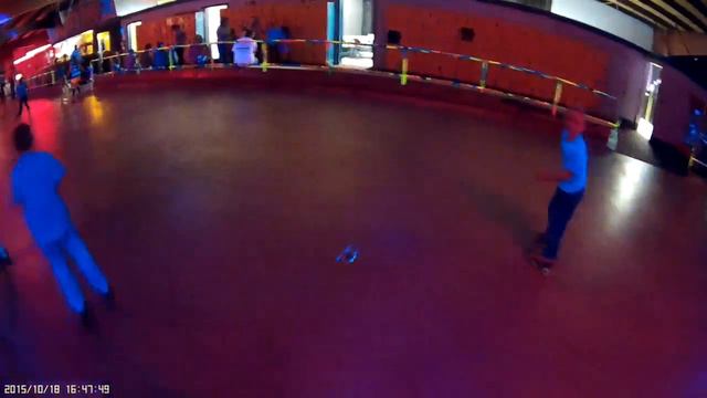 Kids React .. to Drone in Skating Rink(JJRC H8 Mini) Eachine смотреть онлайн