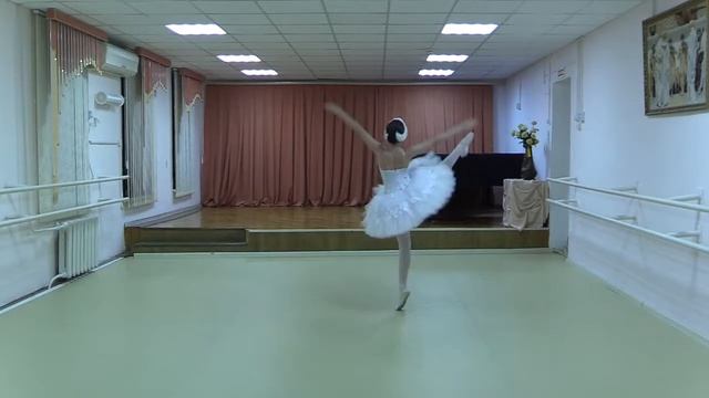 754 К Сен Санс Умирающий лебедь исполняет Кулова София смотреть онлайн