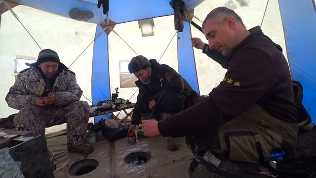 Первый лед 2019-2020 Якутия. Турбо Клев окуня смотреть онлайн