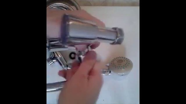 Как разобрать двухвентильный смеситель для ванны (How to dismantle a shower mixer)? смотреть онлайн