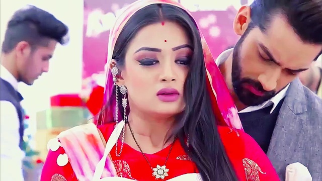 320 - Шория завязывает фартук смотреть онлайн