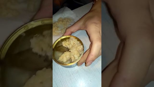 Стекло в банке с консервами "Мясо криля" Ультрамарин смотреть онлайн