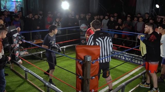 "Новый Турнир" Бегматов Адилет VS Турсунбаев Мухаммад / Лёгкий вес / Уличный Бокс смотреть онлайн